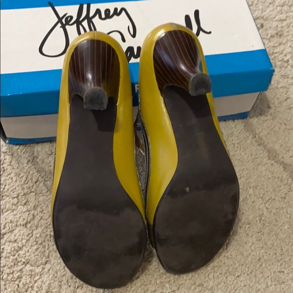 Jeffrey Campbell T-strap pump - Picture 4 of 6